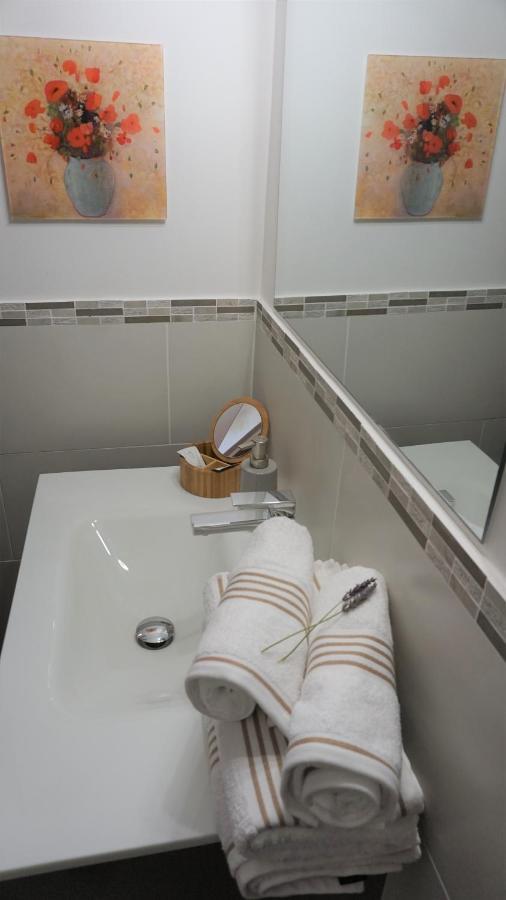 B&B Oasis Des Lavandes - Chambre Coqueliot ヴィルヌーヴ・レ・ザヴィニョン エクステリア 写真