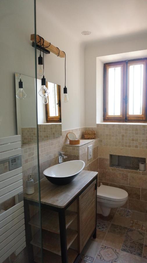 B&B Oasis Des Lavandes - Chambre Coqueliot ヴィルヌーヴ・レ・ザヴィニョン エクステリア 写真